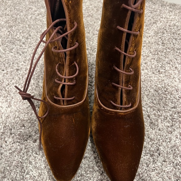NWOB Doen Dasha Boots in Hickory Velvet Sz 41 - Picture 6 of 9